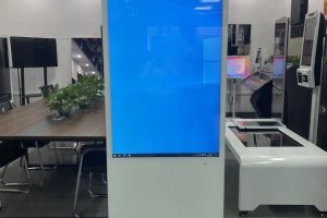 广告机价格由什么决定，主要是看功能以及尺寸